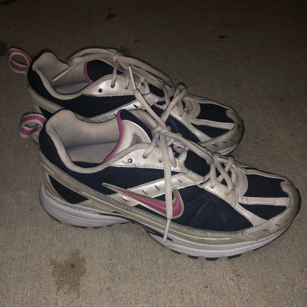 Nike Dart VI shoes - Picture 1 of 3